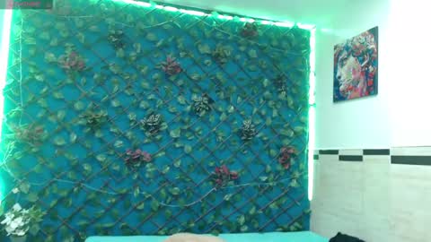 Snapshot of rennesanti chatting on 03/06/25, 06:48 R E N E online show from 03/06/25, 06:48