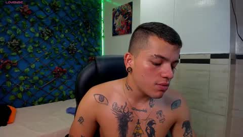 Snapshot of rennesanti chatting on 09/12/25, 04:56 R E N E online show from 09/12/25, 04:56