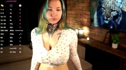 Snapshot of renvelour chatting on 04/16/26, 03:51 Ren online show from 04/16/26, 03:51