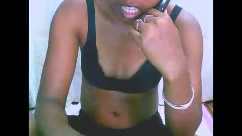 Snapshot of rephaleta chatting on 12/05/24, 10:44 Rephaleta online show from 12/05/24, 10:44