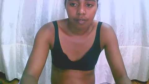 Snapshot of rephaleta chatting on 12/16/24, 10:50 Rephaleta online show from 12/16/24, 10:50