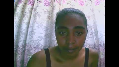 Snapshot of rephaleta chatting on 03/05/25, 10:55 Rephaleta online show from 03/05/25, 10:55