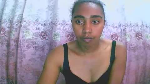 Snapshot of rephaleta chatting on 09/23/25, 10:51 Rephaleta online show from 09/23/25, 10:51