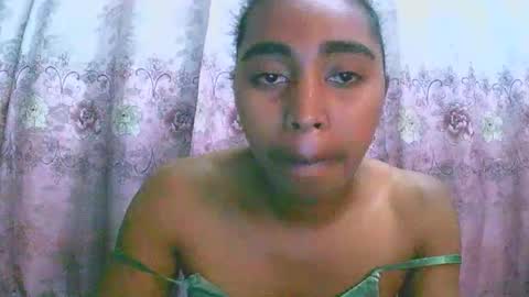 Snapshot of rephaleta chatting on 10/04/25, 07:06 Rephaleta online show from 10/04/25, 07:06