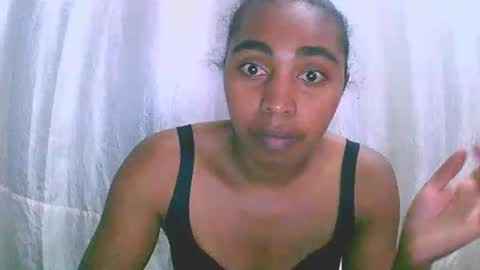 Snapshot of rephaleta chatting on 10/24/25, 10:44 Rephaleta online show from 10/24/25, 10:44