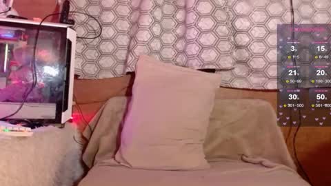 Snapshot of respectme0923 chatting on 09/21/25, 05:31 HAZEL online show from 09/21/25, 05:31