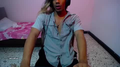 Snapshot of restrainged chatting on 12/05/24, 09:17 Rest online show from 12/05/24, 09:17