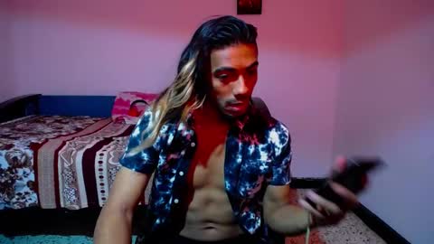 Snapshot of restrainged chatting on 01/09/25, 05:44 Rest online show from 01/09/25, 05:44