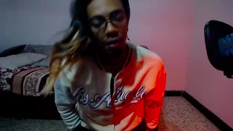 Snapshot of restrainged chatting on 01/21/25, 12:18 Rest online show from 01/21/25, 12:18