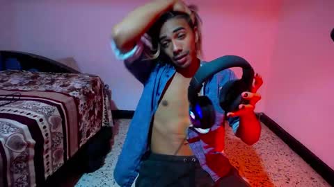 Snapshot of restrainged chatting on 02/05/25, 03:09 Rest online show from 02/05/25, 03:09