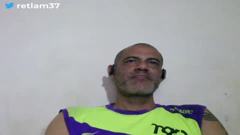 Snapshot of retlam37 chatting on 06/25/26, 05:12 Walter online show from 06/25/26, 05:12