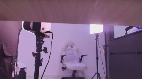 REVEN online show from 12/21/25, 03:02