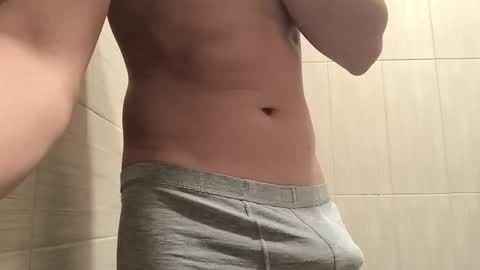 Snapshot of revendor chatting on 10/04/25, 04:10 revendor online show from 10/04/25, 04:10