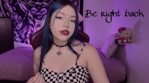 Snapshot of revenmiller_ chatting on 10/16/25, 11:55 Reven  online show from 10/16/25, 11:55