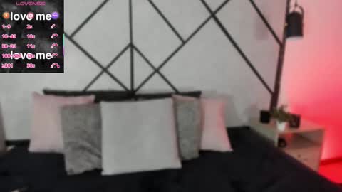 Snapshot of revenmiller_ chatting on 12/04/25, 07:55 Reven online show from 12/04/25, 07:55