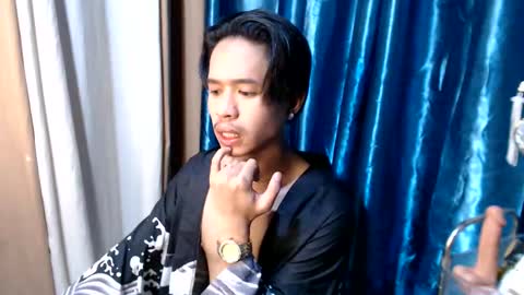 rey_004 online show from 10/14/25, 08:04