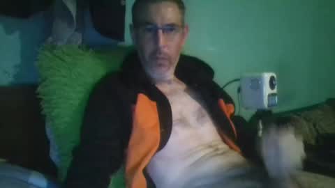 Snapshot of reyes_albert2006 chatting on 11/15/25, 11:29 reyes_albert2006 online show from 11/15/25, 11:29