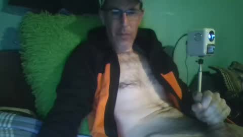 Snapshot of reyes_albert2006 chatting on 11/30/25, 12:53 reyes_albert2006 online show from 11/30/25, 12:53