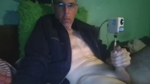 reyes_albert2006 online show from 02/22/26, 10:19