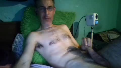Snapshot of reyes_albert2006 chatting on 05/31/26, 01:29 reyes_albert2006 online show from 05/31/26, 01:29