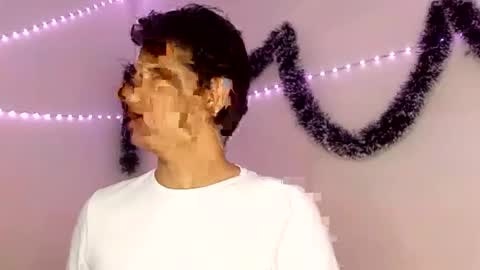 Snapshot of reylatino24 chatting on 01/15/26, 02:27 reylatino24 online show from 01/15/26, 02:27