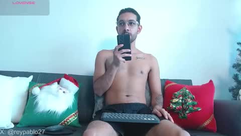 Snapshot of reypablo1 chatting on 12/17/25, 09:21 REY PABLO Independent online show from 12/17/25, 09:21