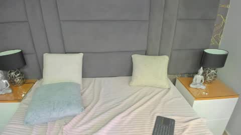 Snapshot of reze_chaw chatting on 04/29/26, 05:30 Reze online show from 04/29/26, 05:30