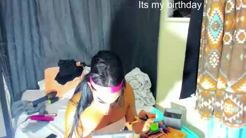 Snapshot of rgmo17 chatting on 12/21/25, 12:40 ROBERTA online show from 12/21/25, 12:40