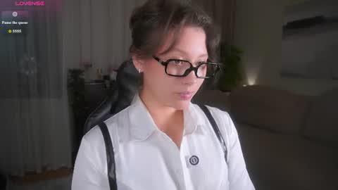 Snapshot of rhebageigel chatting on 07/10/26, 08:22 Nanami online show from 07/10/26, 08:22