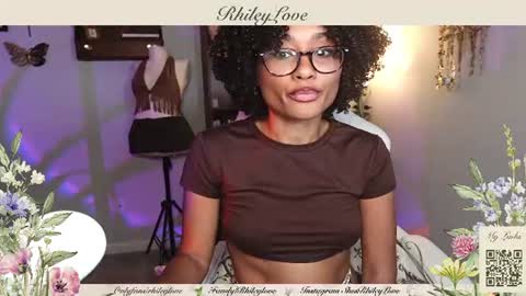 Snapshot of rhileylove chatting on 07/18/26, 01:32 Rhileylove online show from 07/18/26, 01:32