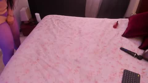 Snapshot of rhondavines chatting on 10/22/25, 08:41 Rhonda online show from 10/22/25, 08:41