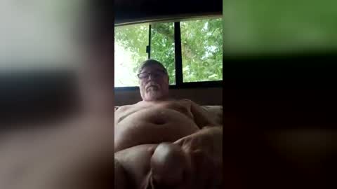 Snapshot of ri_tugger33 chatting on 07/18/26, 02:21 ri_tugger33 online show from 07/18/26, 02:21