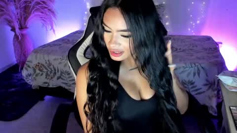 Snapshot of riana_kean chatting on 05/21/26, 11:23 RianaK online show from 05/21/26, 11:23