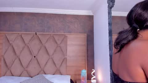 Riana online show from 10/27/25, 03:54