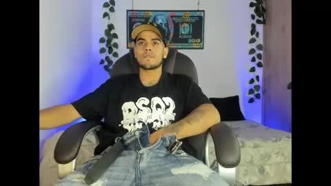 Snapshot of riancum chatting on 02/24/25, 02:40 juan online show from 02/24/25, 02:40