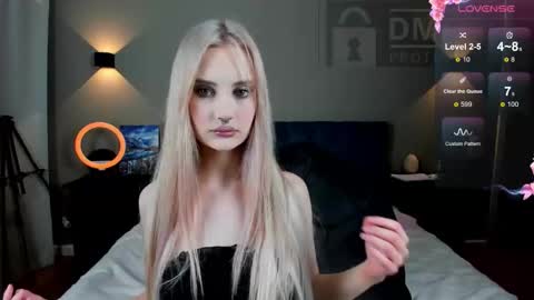 Ria Woods online show from 11/09/25, 05:22