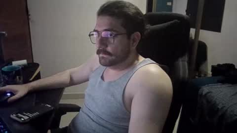 Snapshot of riazwork13 chatting on 11/16/25, 04:40 riazwork13 online show from 11/16/25, 04:40