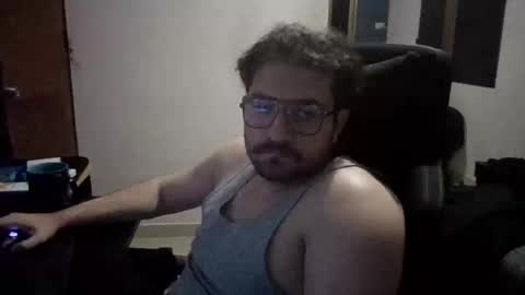 Snapshot of riazwork13 chatting on 11/17/25, 03:23 riazwork13 online show from 11/17/25, 03:23