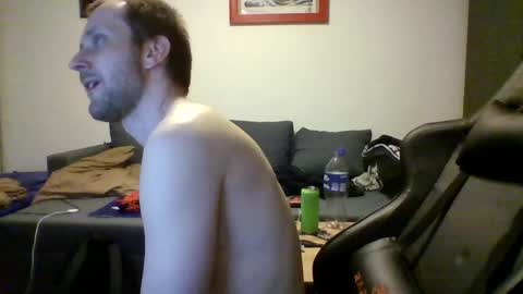 Snapshot of ricciardio chatting on 06/04/26, 10:05 ricciardio online show from 06/04/26, 10:05