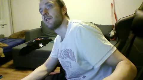 Snapshot of ricciardio chatting on 06/14/26, 08:55 ricciardio online show from 06/14/26, 08:55