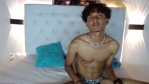 Snapshot of ricco_ross chatting on 09/17/25, 12:34 ricco online show from 09/17/25, 12:34