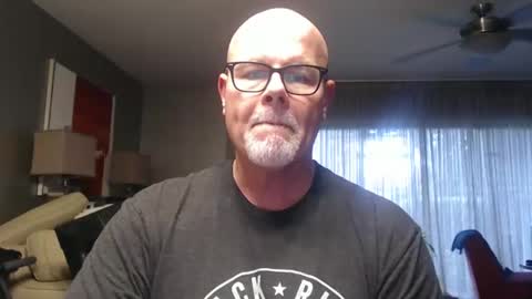 rich32937 online show from 10/26/25, 06:58