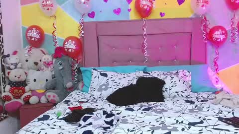 Snapshot of rich_de_la_rosa chatting on 02/15/25, 04:25 rich and kitty online show from 02/15/25, 04:25