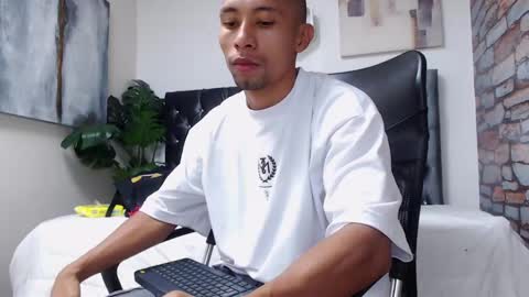 Snapshot of richar_voller chatting on 12/27/24, 11:39 richar_voller online show from 12/27/24, 11:39