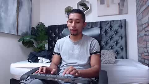 Snapshot of richar_voller chatting on 01/05/25, 12:21 richar_voller online show from 01/05/25, 12:21