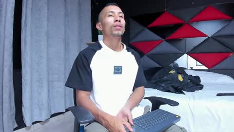 Snapshot of richar_voller chatting on 01/13/25, 11:19 richar_voller online show from 01/13/25, 11:19