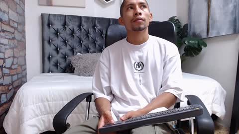 Snapshot of richar_voller chatting on 01/30/25, 11:33 richar_voller online show from 01/30/25, 11:33