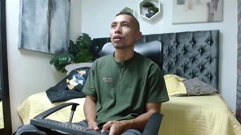 Snapshot of richar_voller chatting on 02/13/25, 11:17 richar_voller online show from 02/13/25, 11:17