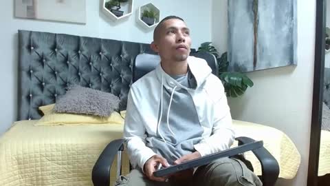 Snapshot of richar_voller chatting on 02/14/25, 11:21 richar_voller online show from 02/14/25, 11:21