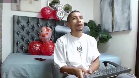 Snapshot of richar_voller chatting on 02/19/25, 11:17 richar_voller online show from 02/19/25, 11:17